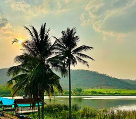660 Day Escape, Wellness, Muay Thai, Yoga, Boot Camp, Temple Tours, Traditional Thailand, Phetchabun - Photo 1