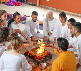 58 jours-500h en formation de professeur de kundalini traditionnel et 85h de yin-yang yoga à Rishikesh, Inde - Photo 2