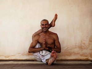 15 Days Conscious Flow Yoga Retreat with James De Maria in Ulpotha