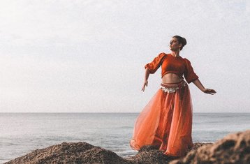 9 Tage Feminine Fire Retreat Marokko - Tanz, Kakao-Zeremonie, Sinnliche Bewegung, Yin Yoga und Vinyasa
