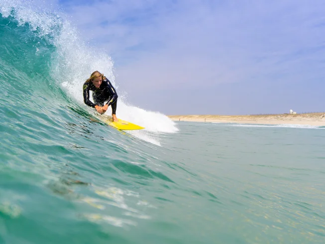 Surflife surf camp Mimizan Landes France tipi glamping pins beach break tous niveaux