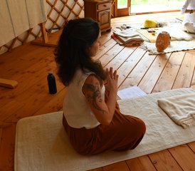 74 jours en stage végan de Yoga Kundalini, randonnées méditatives à Saint-Martial, Cévennes, France - Photo 1