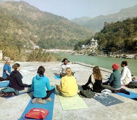 25-daagse 200-uur Ashtanga yoga docentenopleiding aan de rivier in Rishikesh, India - Photo 2