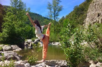 25 Tage 200-Stunden Level 1 Yogatherapie Lehrer Ausbildung in Ardèche, Frankreich