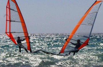 Clase de windsurf de 2,5 horas para principiantes sin alojamiento en Malmö, Ribersborg, en Suecia