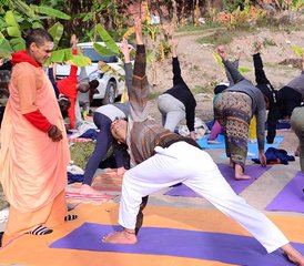 50 Tage 500-Stunden Kundalini Tantra Yogalehrer Ausbildung in Rishikesh, Indien - Photo 2