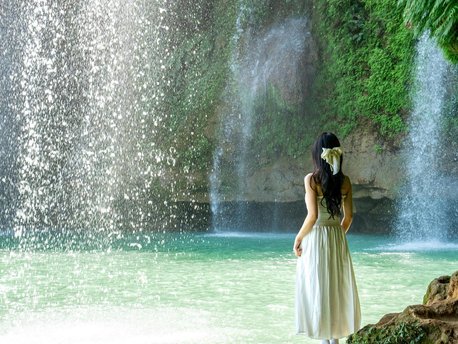 Than Uyên