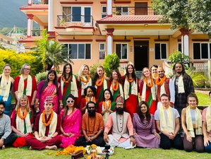 22 Tage 200-Stunden Ganzheitliche Hatha, Ashtanga und Vinyasa Yogalehrer Ausbildung in Kathmandu