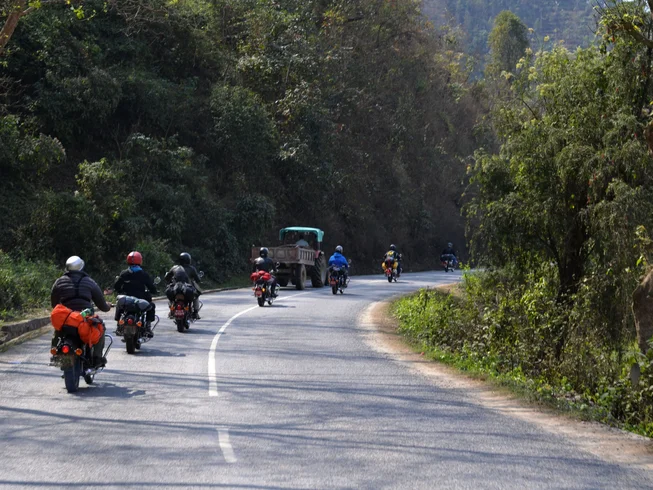 8 Day Guided Himalaya Motorbike Tour in Nepal photo 4