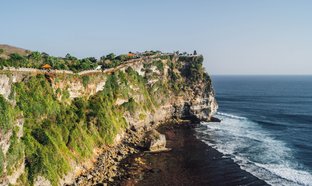 Uluwatu Retiros y Viajes