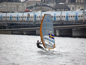 2,5 heures en stage de windsurf dynamique pour débutants à Stockholm centre-ville, Suède