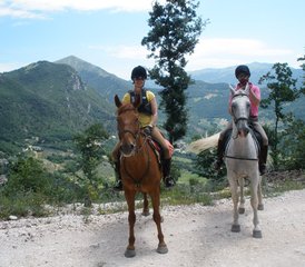 8 Tage Springreiten- oder Dressurtraining mit Ausreiten in Spoleto, Provinz Perugia, Italien - Photo 2