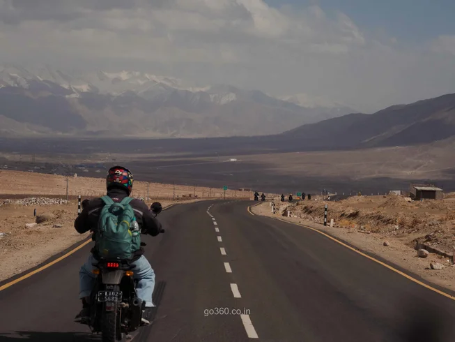 6 Day Leh to Leh Guided Motorcycle Tour in India photo 6