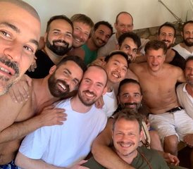 87 Tage Gay Men's Yoga Tantra und Tao Retreat in Font Rubi bei Barcelona, Spanien - Photo 1