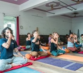 35 jours en formation de professeur de yoga vinyasa, ashtanga et hatha 500h à Rishikesh, Uttarakhand, Inde - Photo 2