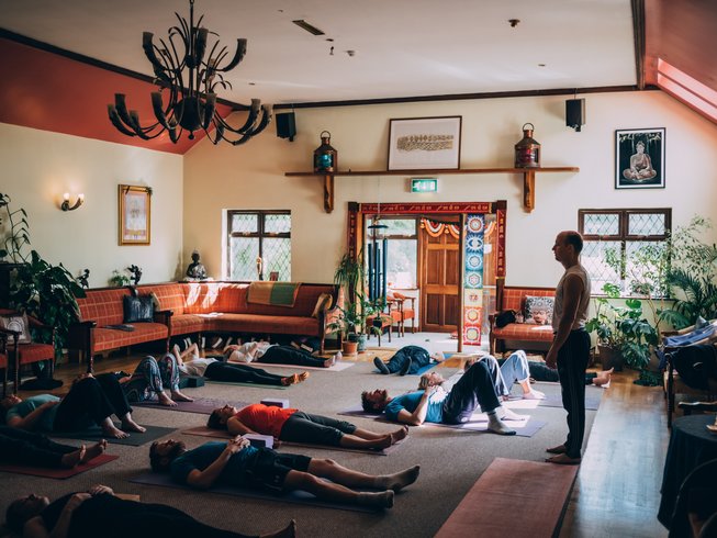 Five Tibetans Vitality Yoga – Creacon Wellness Retreat