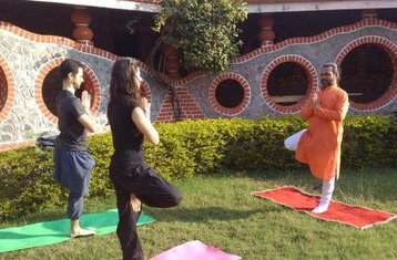 15 Tage 100-Stunden Yogalehrerausbildung: Meistere die Geheimnisse von Nath und Hatha in Khajuraho, Indien
