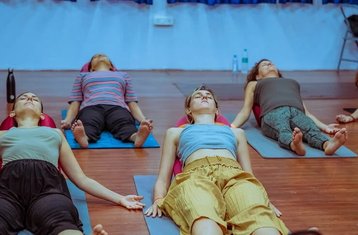 7 jours en formation de professeur de yin yoga 50 heures à Rishikesh, Inde