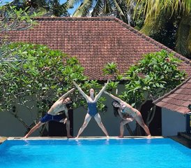 821 días de curso de profesorado de yoga para principiantes e intermedios de 200 horas en Bali, Indonesia - Photo 1
