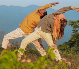 1023 jours-200h en formation de professeur de hatha yoga en français à Rishikesh, Inde - Photo 1