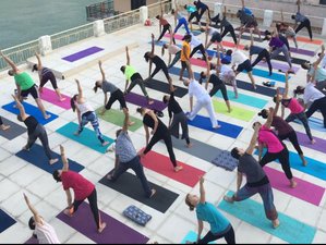 7 Days Himalayas Trekking and Yoga Retreat in Uttarakhand, India