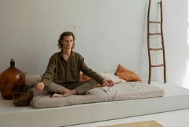 Günstige Achtsamkeit Retreats und Reisen