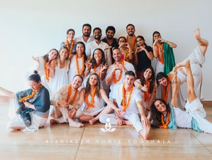 24 jours-200h en formation de professeur de yoga hatha et vinyasa traditionnel à Rishikesh, Inde