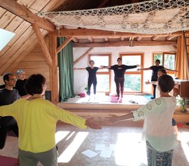 62 jours en stage de yoga : faire rayonner son coeur dans un chalet en forêt en Savoie, France - Photo 1