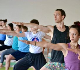28 días de profesorado de yoga Hatha y Ashtanga de 200 horas con sanación con sonido en Rishikesh, India - Photo 4