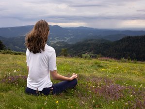 5 Tage Art of Living Stille Retreat - Meditation, Atemtechniken und Yoga im Schwarzwal, Deutschland
