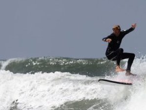 4 Day Surf Camp with Surfing Lessons, Equipment Rental and Camping in Le Porge, Gironde, France