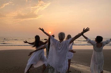 20 Tage 200-Stunden Hybrid Yin Yoga Therapie Yogalehrer Ausbildung in Goa, Indien