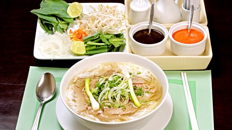 7 Day Vietnam Tour around Hanoi and Sa Pa with Culinary Highlights and Overnight Halong Bay Cruise