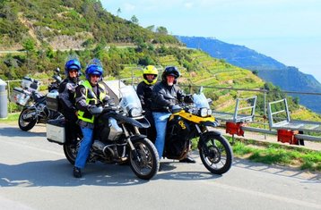 8 días de ruta guiada en moto por la Toscana y Cinque Terre, Italia