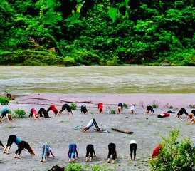 415 jours-100h en formation de professeur de yoga hatha, ashtanga et vinyasa flow à Rishikesh, Inde - Photo 1