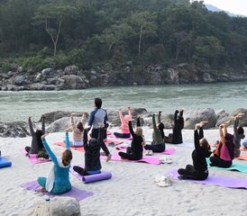 28 días de profesorado de yoga de 300 horas con ayurveda en Rishikesh, India - Photo 3