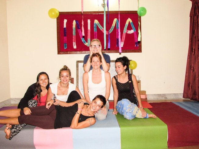 14-Daagse 100-urige Revitaliserende Yoga Docentenopleiding in Rishikesh,  India