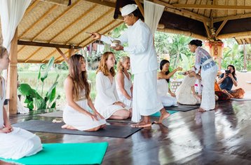 Self-Paced 200-Hour Vinyasa Flow Online Yoga Teacher Training by YogaUnion