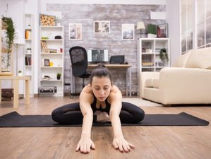 50-Stunden Selbstbestimmte Online Restorative Yogalehrer Ausbildung mit Zertifikat