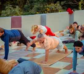 625 días de profesorado de yoga Kundalini Tantra tradicional de 200 horas en Rishikesh, India - Photo 1