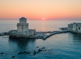 Methoni Retreats und Reisen