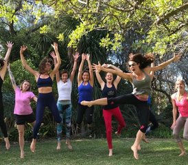 2 Wochen 200-Stunden Yogalehrer Ausbildung in einem französischen Schloss in Rhône-Alpes, Frankreich - Photo 2