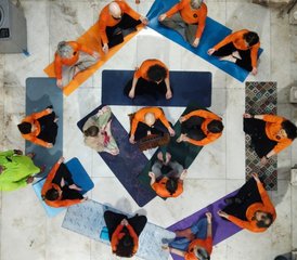 1136 días de curso de profesorado de yoga de 500 horas en la tierra santa de Vrindavan, distrito de Mathura, India - Photo 1