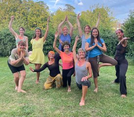 16 jours en stage de yoga : nature, respiration, chant, rire et danse dans le Parc du Thuit, France - Photo 1