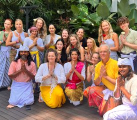 920 días de profesorado de yoga Ashtanga Vinyasa y Kundalini de 200 horas en Bali, Indonesia - Photo 1
