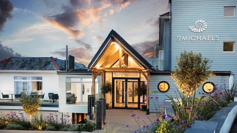 4 Day Coastal Yoga and Wellness Break in Cornwall, UK