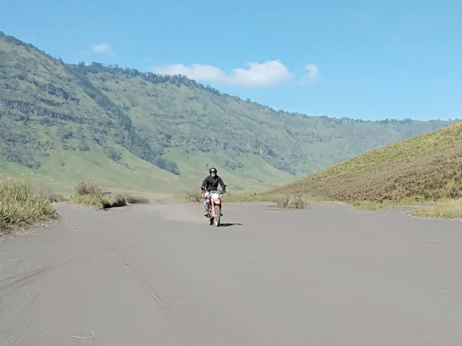 8 Day Guided Motorcycle Tour in Indonesia: Off-road Adventure from Bali to East Java