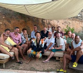 94 Tage Gay Men's Yoga Tantra und Meditation Retreat nahe Barcelona, Spanien - Photo 1