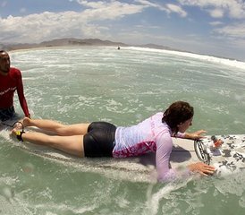 117 días de campamento de surf para mujeres en Todos Santos, Baja California Sur, México - Photo 1