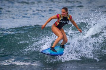 5 días entre espuma blanca y olas verdes: campamento de entrenamiento de surf Blue en Medewi, Bali, Indonesia